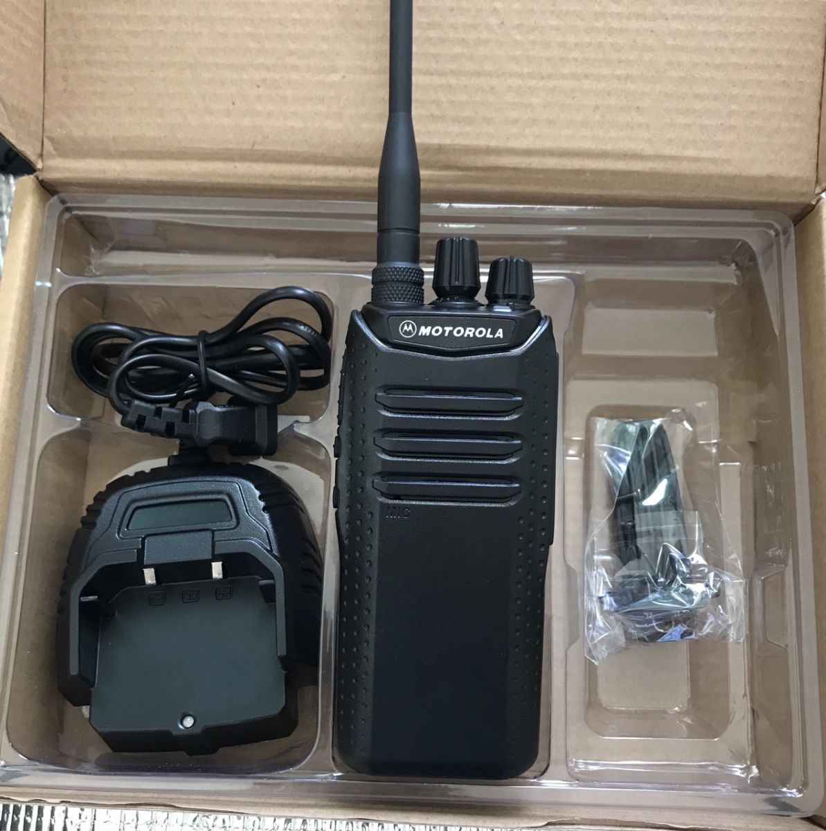 Máy bộ đàm Motorola cp 8800 được rất nhiều người dùng tin tưởng và sử dụng, là sự lựa chọn hoàn hảo cho các tính năng và giá thành phù hợp