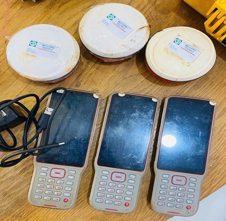 Nên đầu tư màn hình sổ tay RTK cao cấp hay trung cấp