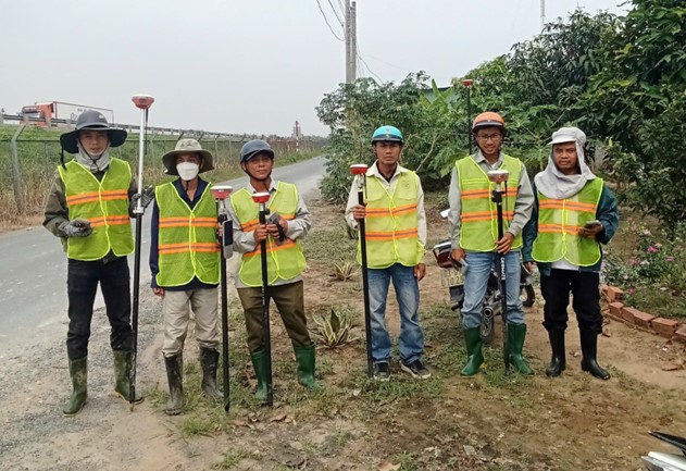 Giải mã công nghệ GPS RTK đa tần: RTK 2 tần và RTK 3 tần khác nhau thế nào?