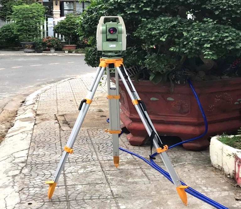 Máy toàn đạc Leica TS06 Plus