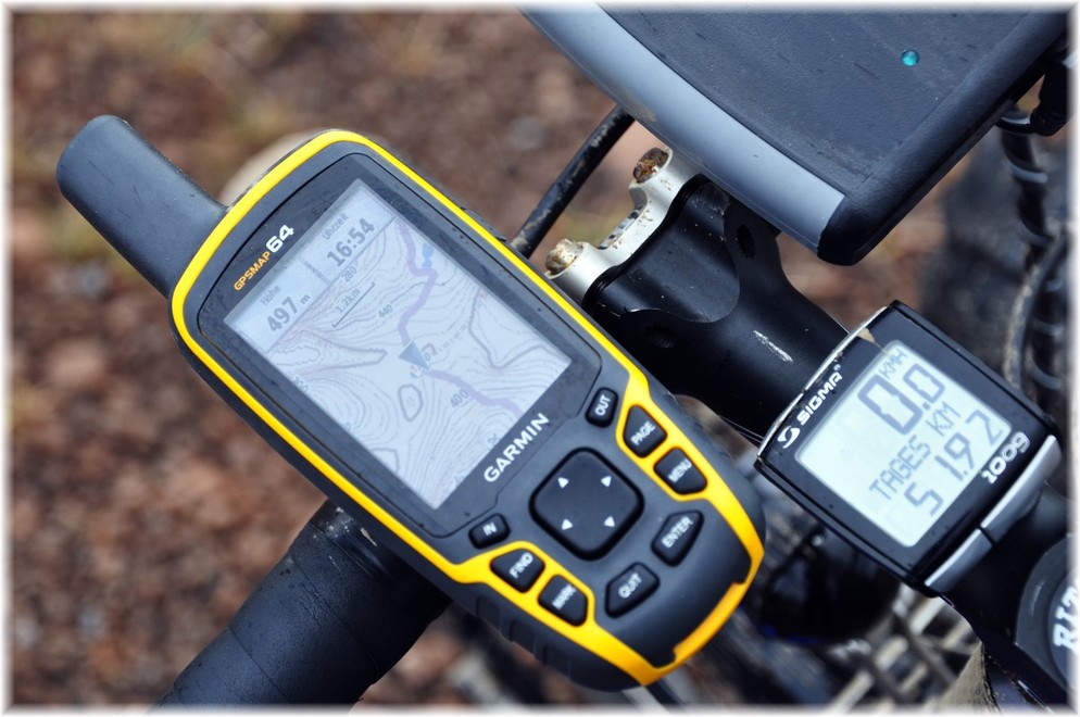 Tính tới thời điểm hiện tại thì việc sử dụng thiết bị định vị GPS cầm tay sẽ là một lựa chọn tối ưu nhất cho các phượt thủ của chúng ta. 