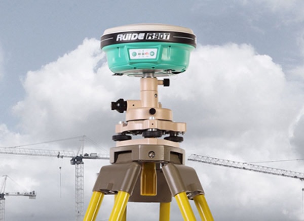  Máy đo RTK Ruider R90T có được độ chính xác cao, tính ổn định và đặc điểm thu hồi số liệu cao.
