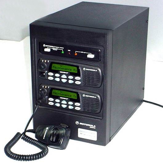 Trọn bộ máy bộ đàm thu phát Motorola CDR 700 giá rẻ, chất lượng tại Địa Long