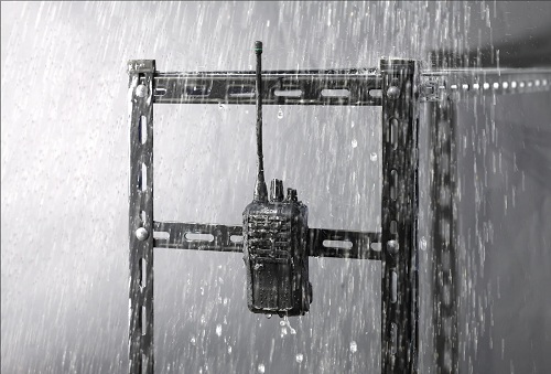 Cùng tìm hiểu về tiêu chuẩn chống nước IP của máy bộ đàm