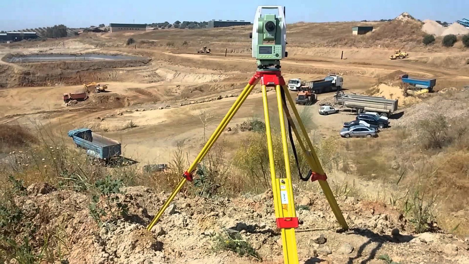 Giá thuê máy toàn đạc các loại