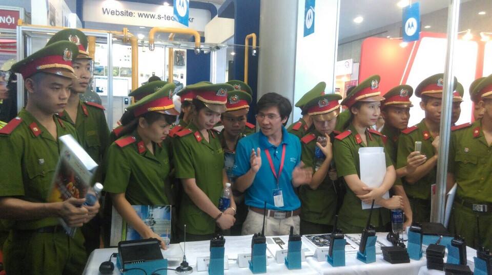 Phân Phối, Cho Thuê Máy Bộ Đàm Tại Hồ Chí Minh