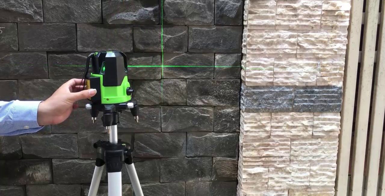 Máy cân bằng laser tia xanh giá rẻ tại Địa Long