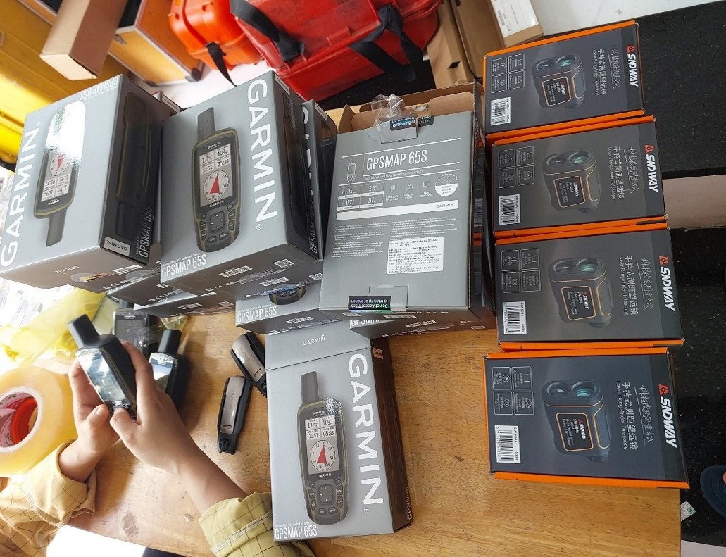 Máy GPS cầm tay nào phù hợp cho khảo sát, đo đạc công trình