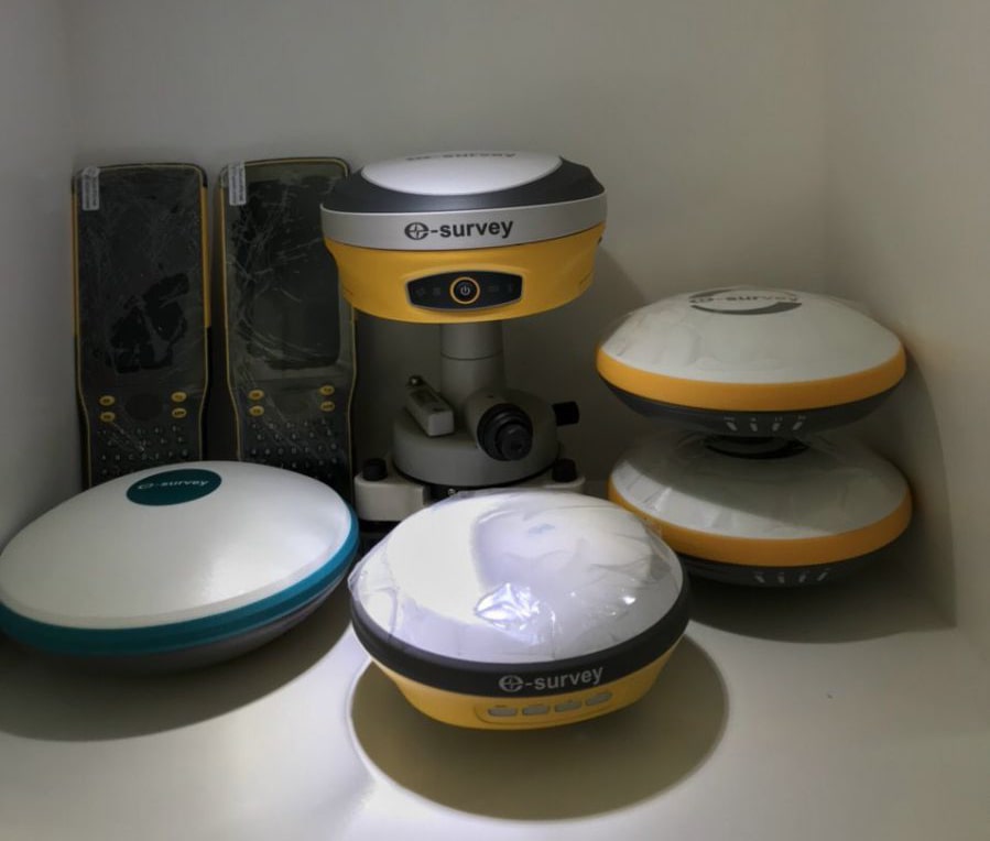 Tại sao nên chọn mua máy định vị GPS RTK tại Địa Long?